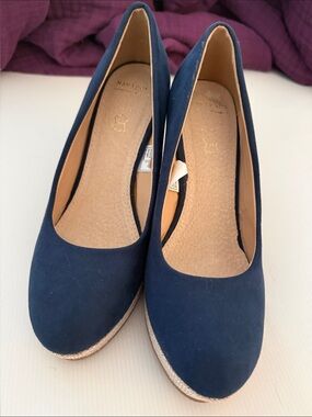 Navigata Navy Suede Wedge Pumps